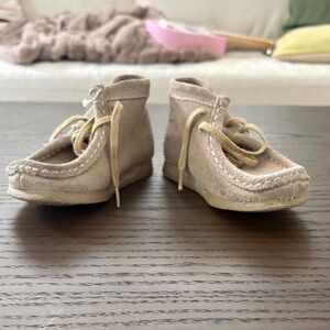 Clarks Kids Moccasins in Tan